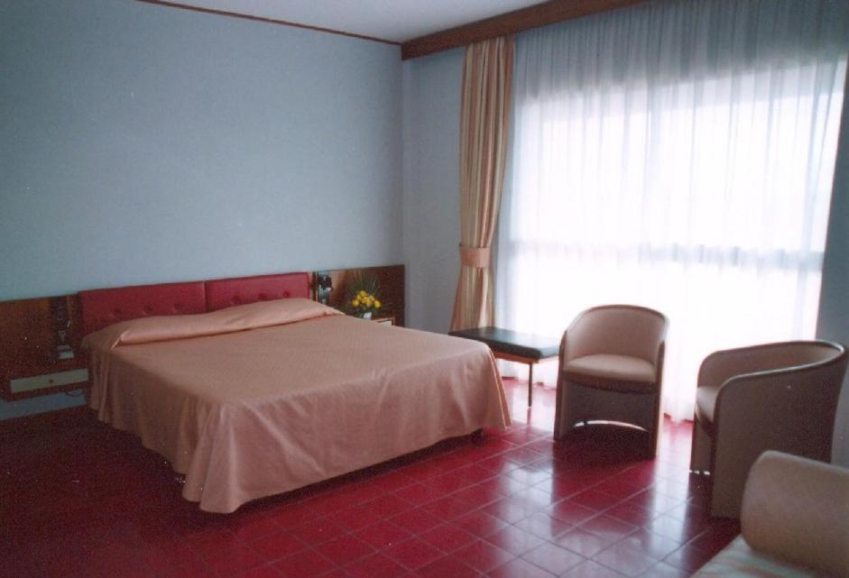 Park Hotel Baia Domizia Phòng bức ảnh
