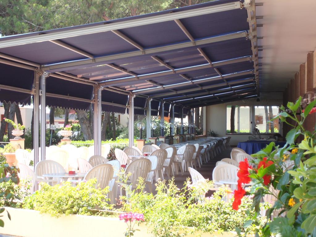 Park Hotel Baia Domizia Ngoại thất bức ảnh
