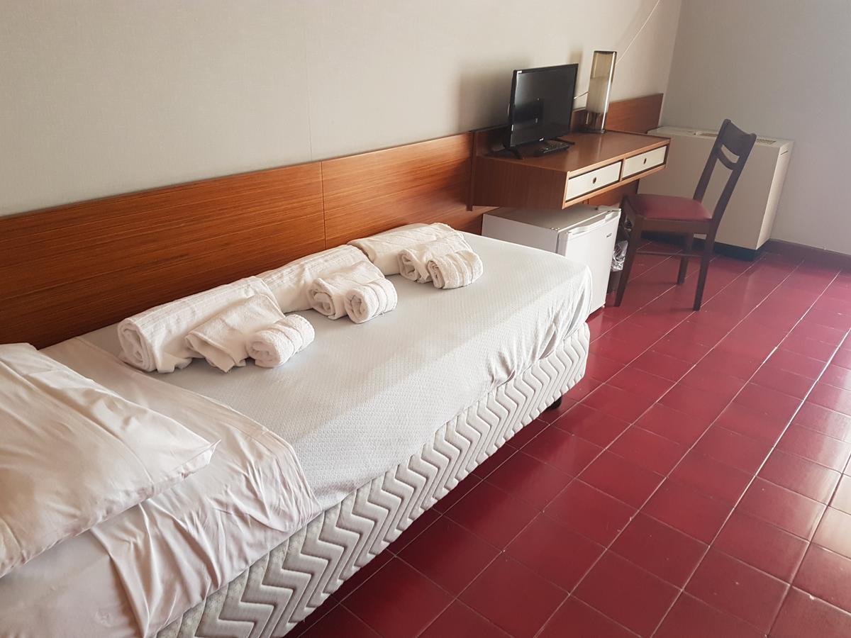 Park Hotel Baia Domizia Ngoại thất bức ảnh